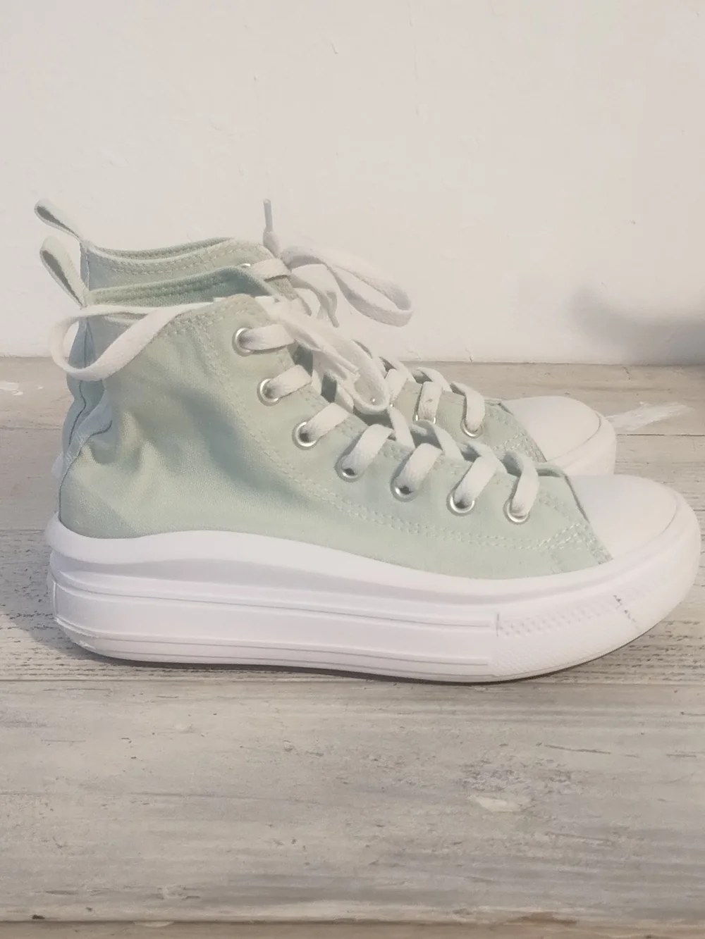 Converse Girl's CTAS Move Sticky Aloe Platform High Top Sneakers - Size 2.5